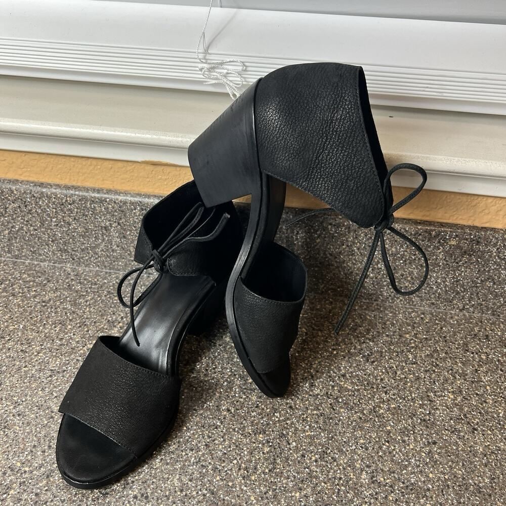 Eileen Fisher Black Textured Leather Chunky Heels Tie Up Peep Toe Women's Sz 9.5 - Picture 2 of 11